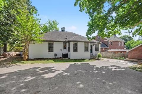 Exterior - 703 5th Ave W, Springfield, TN 37172 photo 8 of 12