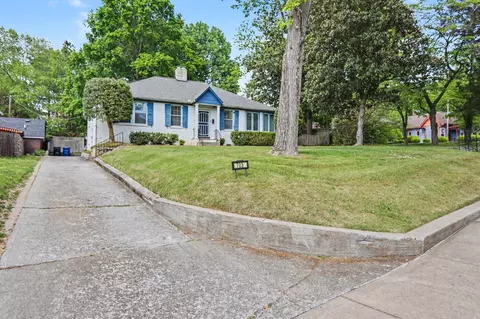Exterior - 703 5th Ave W, Springfield, TN 37172 photo 5 of 12