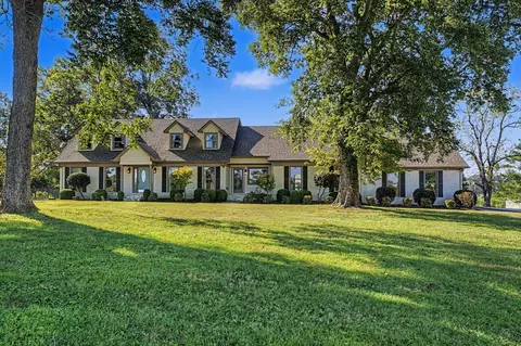 2430 Clifty Rd, Paris, TN 38242