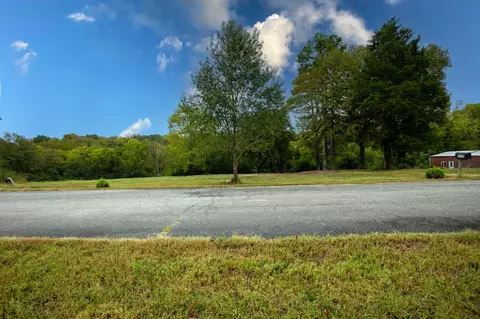 2413 Steve Dr, Columbia, TN 38401