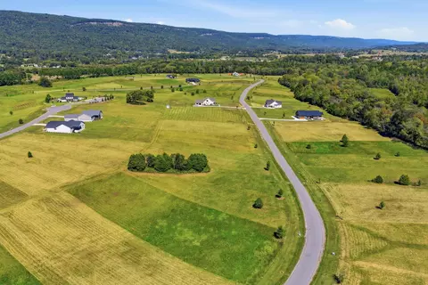 76 River Ridge Dr, Dunlap, TN 37327