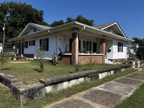 1018 Elm Ave, South Pittsburg, TN 37380