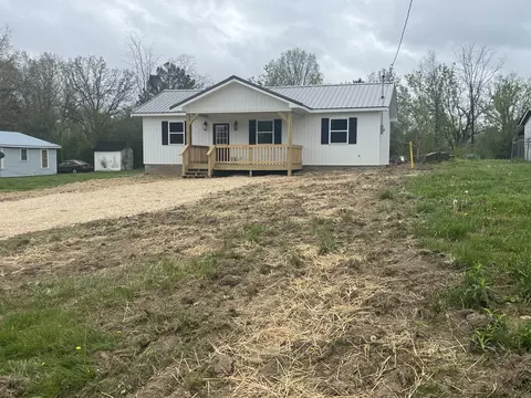 221 Ohio St, Collinwood, TN 38450