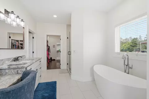 Bath - 668 Jolley Rd, Doyle, TN 38559 photo 5 of 10