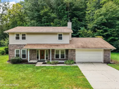 115 Graceland Rd, Oak Ridge, TN 37830