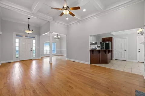 Living - 9768 Caseview Dr, Harrison, TN 37341 photo 6 of 8