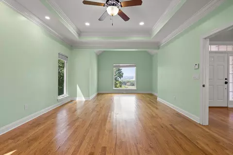 Living - 9768 Caseview Dr, Harrison, TN 37341 photo 3 of 8