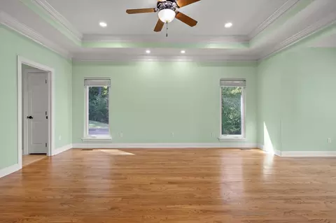Living - 9768 Caseview Dr, Harrison, TN 37341 photo 2 of 8