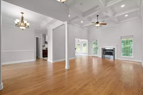 Living - 9768 Caseview Dr, Harrison, TN 37341 photo 4 of 8