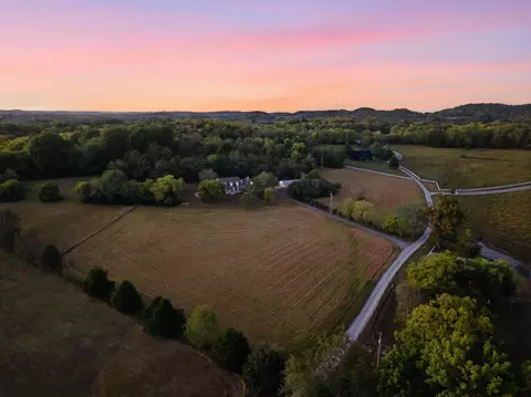 4235 Little Pond Ln, Thompsons Station, TN 37179