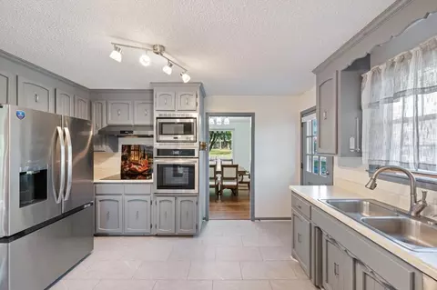 Kitchen - 110 Sam Davis Dr, Springfield, TN 37172 photo 3 of 3