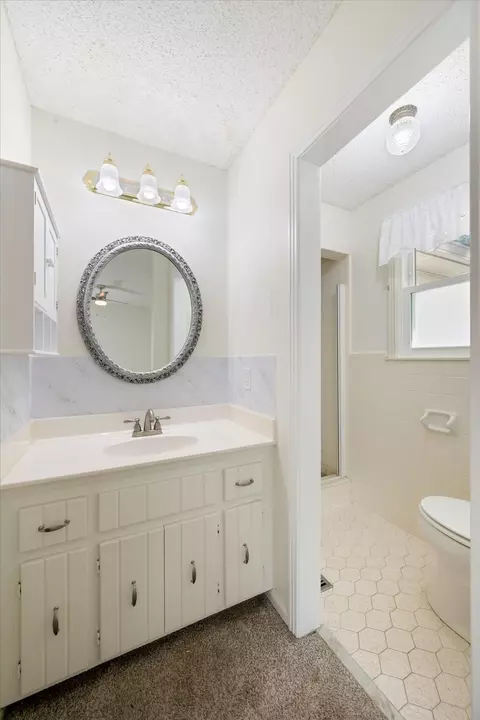 Bath - 110 Sam Davis Dr, Springfield, TN 37172 photo 1 of 2