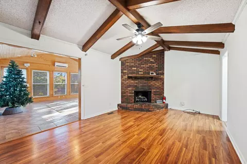 Living - 110 Sam Davis Dr, Springfield, TN 37172 photo 1 of 2
