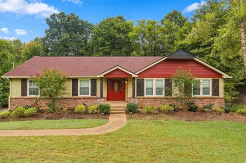 104 Trout Valley Dr, Hendersonville, TN 37075