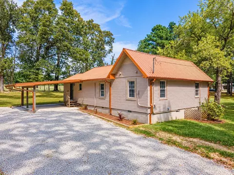 Exterior - 100 Savior Path, Ethridge, TN 38456 photo 9 of 16