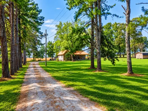 Exterior - 100 Savior Path, Ethridge, TN 38456 photo 11 of 16