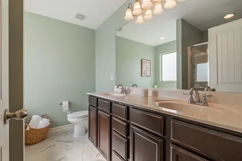 Bath - 7371 Crow Cut Rd, Fairview, TN 37062 photo 2 of 5