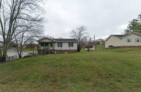 124 Sanders Dr, Brush Creek, TN 38547