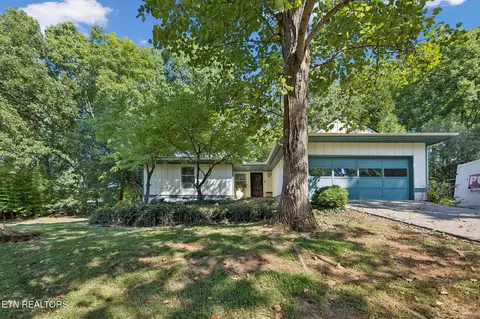 10033 Bluegrass Rd, Knoxville, TN 37922