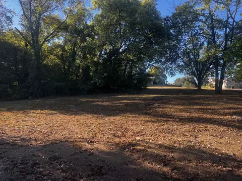 1111 Graham St, Columbia, TN 38401