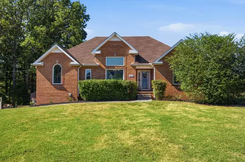 1050 Moncrief Cir, Greenbrier, TN 37073