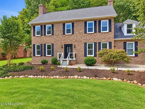 103 Amanda Pl, Oak Ridge, TN 37830