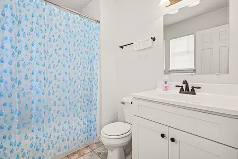 Bath - 147 Greystone Dr, Springfield, TN 37172 photo 1 of 2