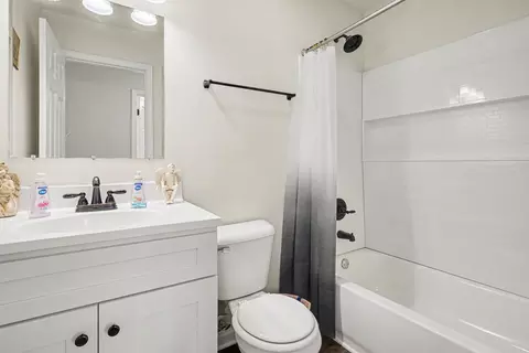 Bath - 147 Greystone Dr, Springfield, TN 37172 photo 2 of 2