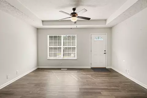 Living - 147 Greystone Dr, Springfield, TN 37172 photo 3 of 3