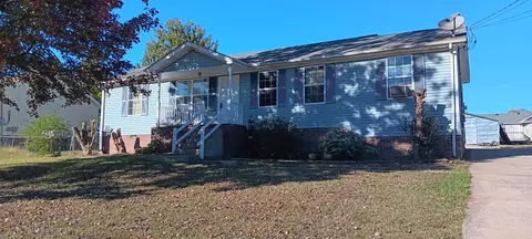 107 Grant Ave, Oak Grove, KY 42262