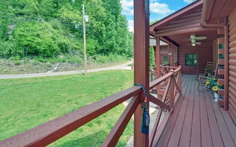 Exterior - 440 Beaver Ridge Rd, Murphy, NC 28906 photo 2 of 16