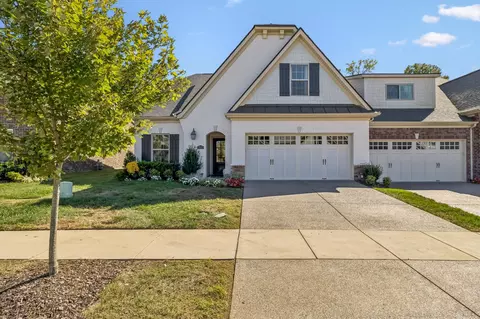 911 Cherry Grove Dr, Hendersonville, TN 37075