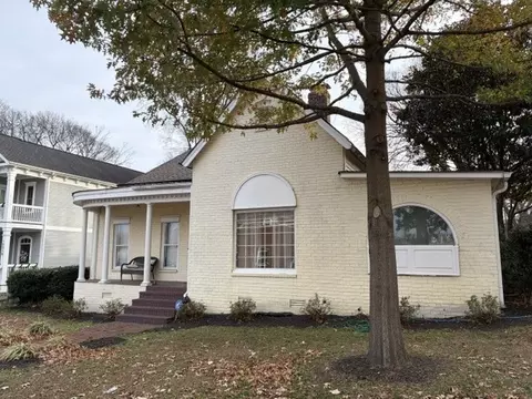 1005 Caruthers Ave, Nashville, TN 37204