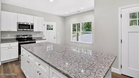 1407 Mountain View Rd, Benton, TN 37307 photo 6