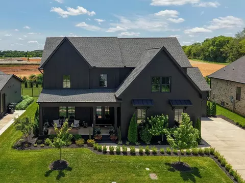 Exterior - 5713 Eaglemont Dr, Murfreesboro, TN 37129 photo 2 of 16
