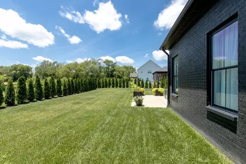 Exterior - 5713 Eaglemont Dr, Murfreesboro, TN 37129 photo 11 of 16