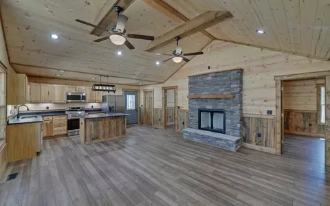 Living - 313 Burger Rd, Murphy, NC 28906 photo 1 of 3