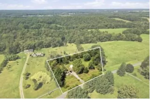 7484 Dunbar Rd, Crossville, TN 38572