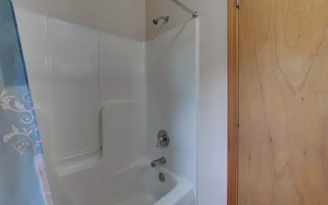 Bath - 550 Evans Hollow Rd, Murphy, NC 28906 photo 4 of 5