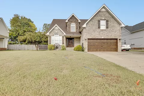1622 Autumn Dr, Clarksville, TN 37042