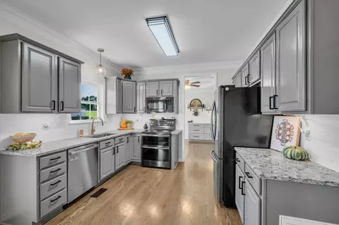 Kitchen - 170 Lena Loop, Burns, TN 37029 photo 4 of 4