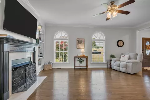 Living - 170 Lena Loop, Burns, TN 37029 photo 4 of 5