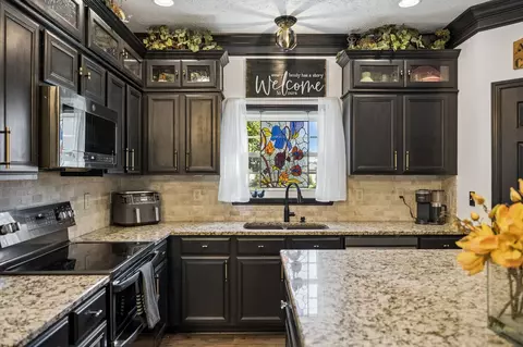 Kitchen - 3009 Ping Ct, Spring Hill, TN 37174 photo 4 of 5