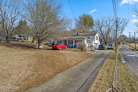2360 Mynatt Rd, Knoxville, TN 37918