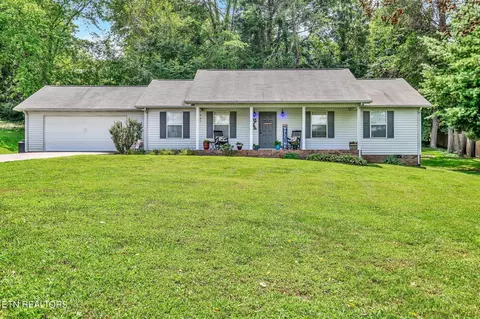 2814 Timberline Dr, Maryville, TN 37801