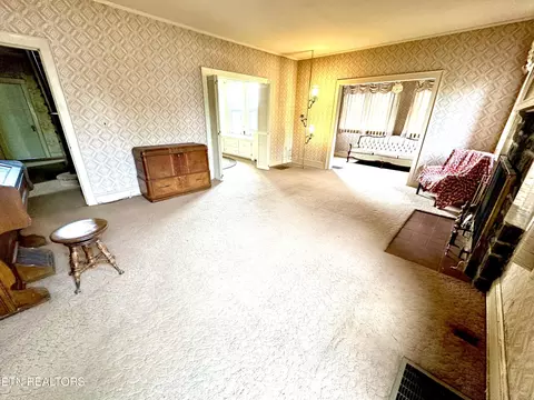 611 Eagle Bend Rd, Clinton, TN 37716 photo 3