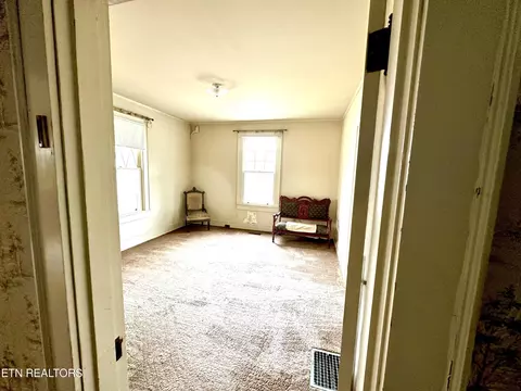 611 Eagle Bend Rd, Clinton, TN 37716 photo 8