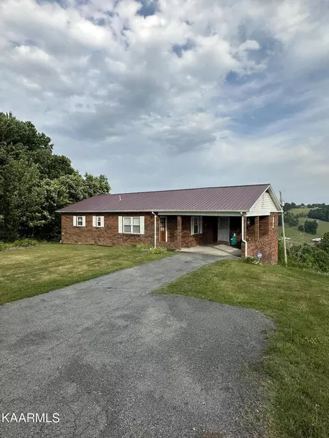 3485 Clouds Rd, New Tazewell, TN 37825