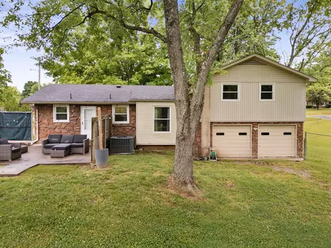 Exterior - 108 W Circle Dr, Burns, TN 37029 photo 4 of 7