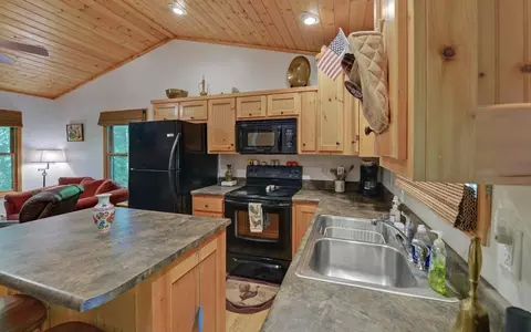 Kitchen - 164 Dew Drop Ln, Murphy, NC 28906 photo 3 of 5